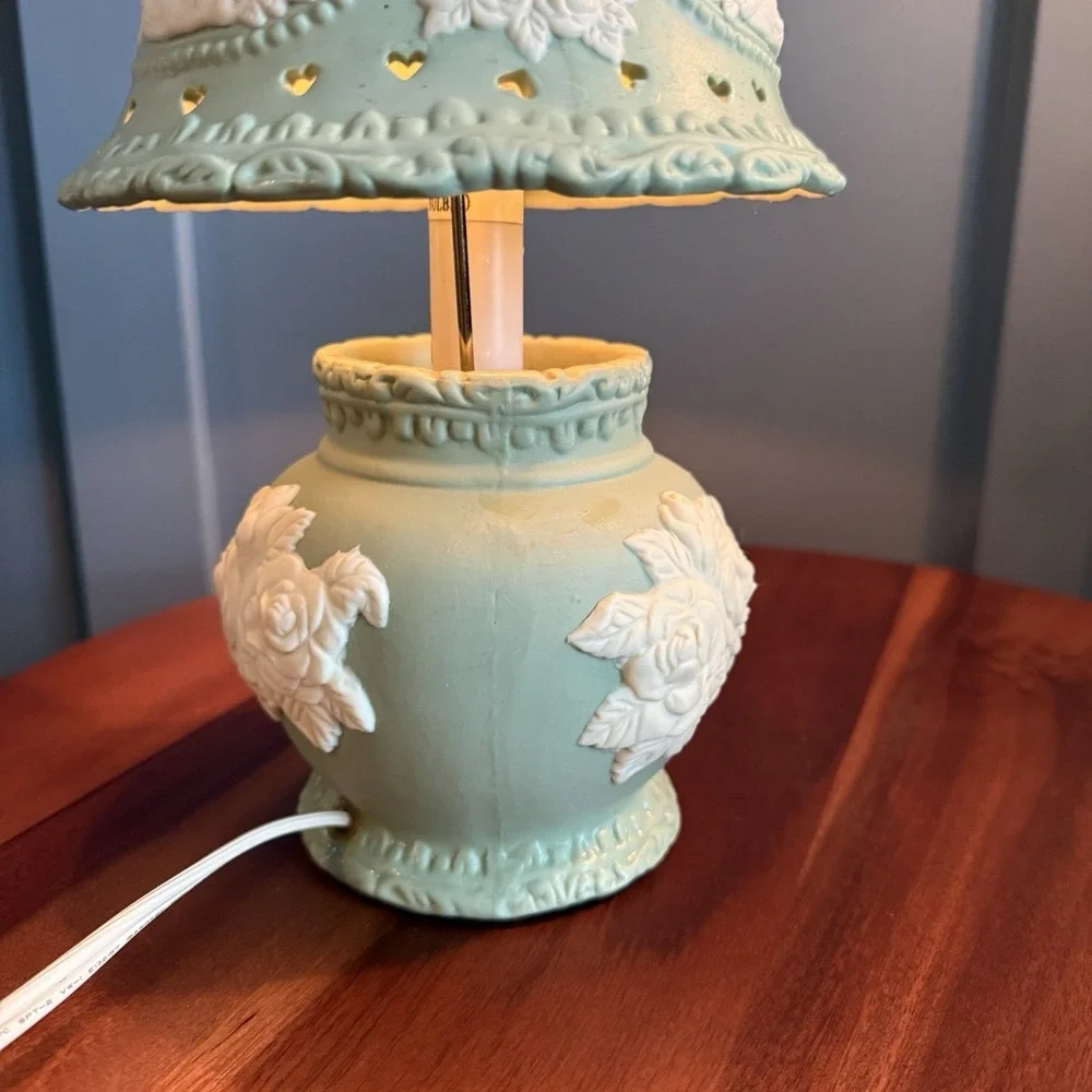 Vintage Jasperware Style Accent Lamp‎ Cameo Heart Cutout Mint Green Kitchen Mini